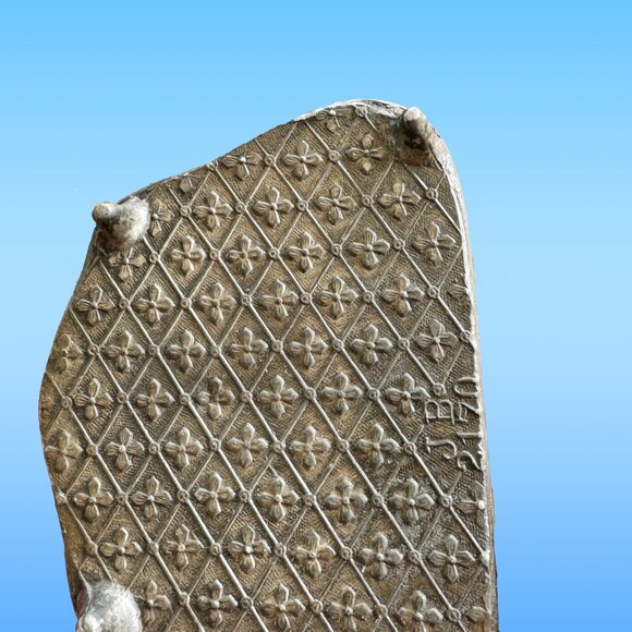 Dutch girl repoussé trinket box - Picture 2 of 4